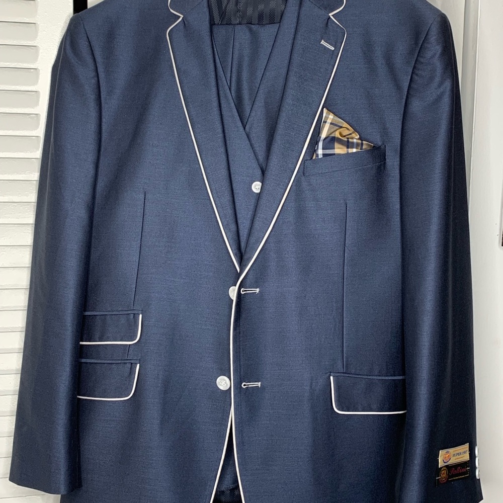 3 PC MENS DRESS SUIT